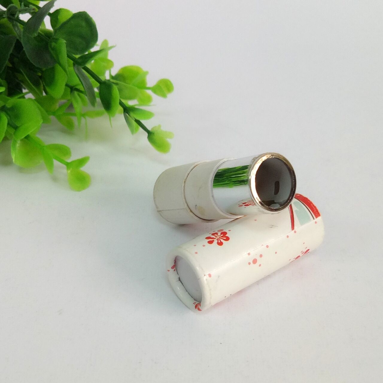 Zusammengesetztes Papierrohr Lisptic, drücken Lippenbalsam-Papier-Röhrenverpackung hoch